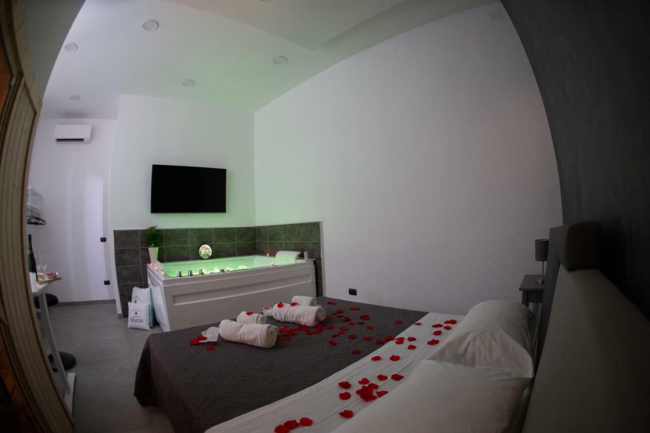 Camera18 Suite Naples Luaran gambar